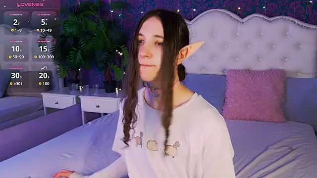 Snapshot of SilverMuse chatting on February 1, 2026, 11:47 pm SilverMuse online show from February 1, 2026, 11:47 pm