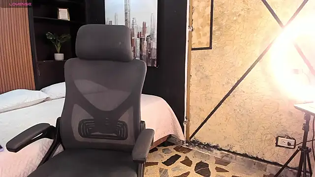 AmbarFoxx  online show from February 13, 2026, 1:23 am