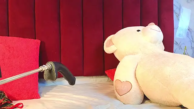 PrincePoppy online show from November 2, 2025, 7:05 pm