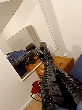 Snapshot of Teafeet chatting on February 3, 2026, 4:34 pm Teafeet online show from February 3, 2026, 4:34 pm