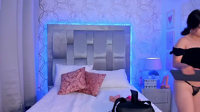 AlliceWinter online show from October 22, 2025, 11:43 am