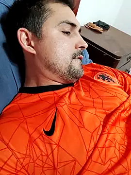 Bradd 32 online show from November 21, 2025, 1:48 am