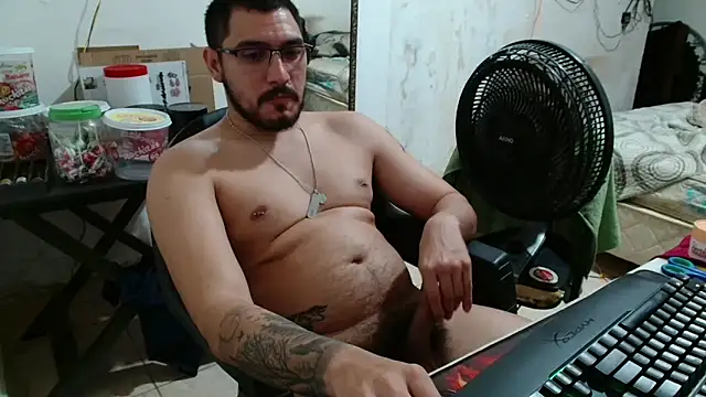 Snapshot of Leonino231 chatting on November 21, 2025, 5:17 am Leonino231 online show from November 21, 2025, 5:17 am