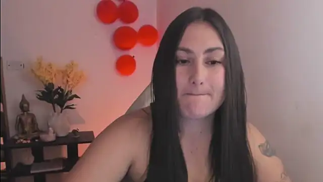 EmaTramel online show from September 19, 2025, 8:53 pm