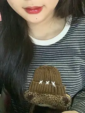 Linhtruong  online show from December 15, 2025, 3:55 am