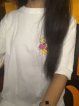 Snapshot of Nhinhi18 chatting on September 22, 2025, 3:47 pm Nhinhi18 online show from September 22, 2025, 3:47 pm