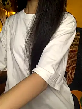 Snapshot of Nhinhi18 chatting on October 8, 2025, 3:31 pm Nhinhi18 online show from October 8, 2025, 3:31 pm