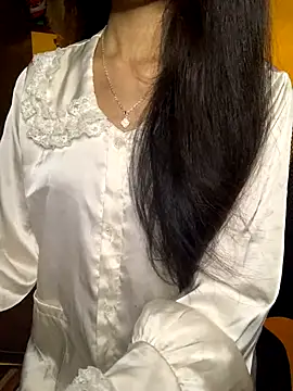 Snapshot of Nhinhi18 chatting on October 12, 2025, 4:28 pm Nhinhi18 online show from October 12, 2025, 4:28 pm