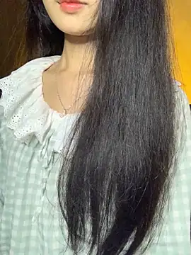 Nhinhi18 online show from December 5, 2025, 2:36 pm