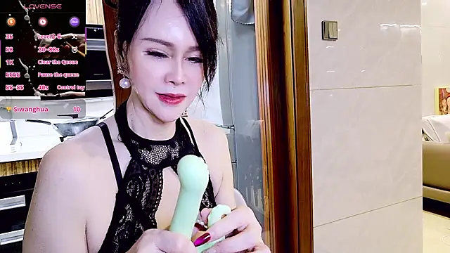 xinxinbabe online show from December 4, 2025, 8:12 am