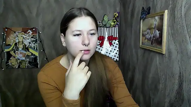 Snapshot of Linda_S_ chatting on September 13, 2025, 5:18 am Linda S online show from September 13, 2025, 5:18 am