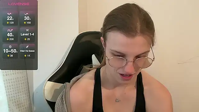 BustyKellyXXX online show from November 10, 2025, 10:03 am