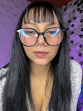 Maddy w online show from April 1, 2026, 3:40 am