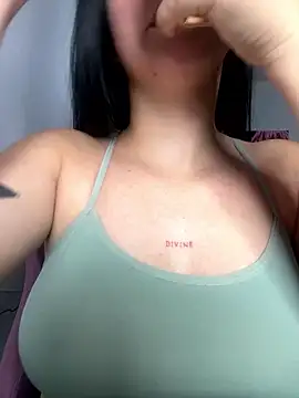 lucy grey25 online show from January 12, 2026, 7:08 pm