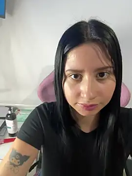 Snapshot of lucy_grey25 chatting on April 15, 2026, 2:35 pm lucy grey25 online show from April 15, 2026, 2:35 pm