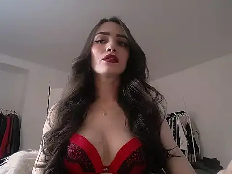Snapshot of AlienaMoore chatting on July 23, 2026, 3:54 pm AlienaMoore online show from July 23, 2026, 3:54 pm