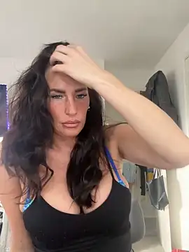 Elegant-Chlo37 online show from February 12, 2026, 10:54 am