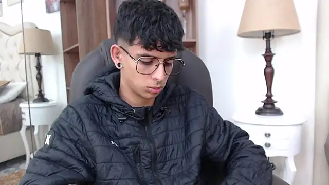 Ibratxandy online show from April 1, 2026, 11:55 am