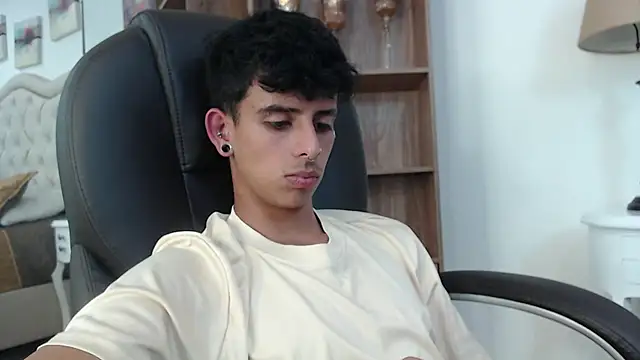 Ibratxandy online show from April 18, 2026, 7:40 pm