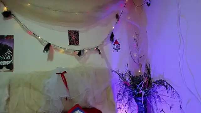 Snapshot of _viollette_ chatting on December 18, 2025, 12:49 am viollette online show from December 18, 2025, 12:49 am