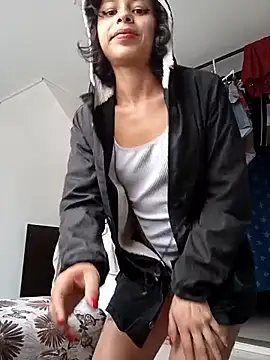 Tendercouple1 online show from November 4, 2025, 7:13 pm