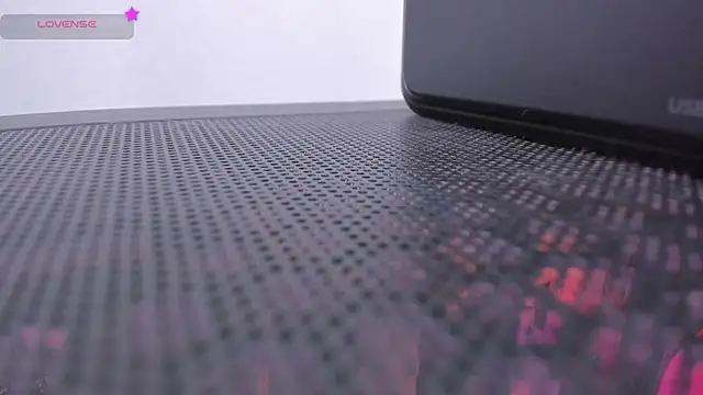 FluffyMelons online show from March 1, 2026, 11:07 pm