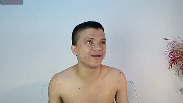 Snapshot of aly_n_sebas chatting on February 25, 2026, 3:05 am aly n sebas online show from February 25, 2026, 3:05 am