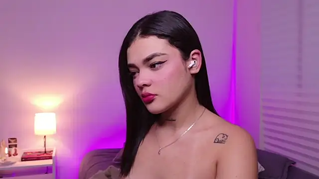 Snapshot of DulceDuarte chatting on February 18, 2026, 10:17 pm DulceDuarte online show from February 18, 2026, 10:17 pm