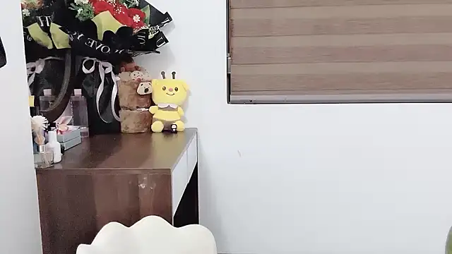 Amelia-babee online show from October 21, 2025, 1:23 pm