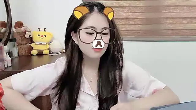 Amelia-babee online show from November 2, 2025, 6:27 am