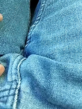 Snapshot of Ajayy01 chatting on September 18, 2025, 1:35 pm Ajayy01 online show from September 18, 2025, 1:35 pm