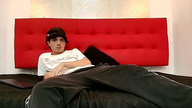 dia fax18 online show from September 21, 2025, 12:29 pm