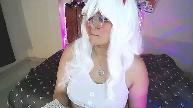 Snapshot of saragon1 chatting on November 12, 2025, 5:02 pm saragon1 online show from November 12, 2025, 5:02 pm