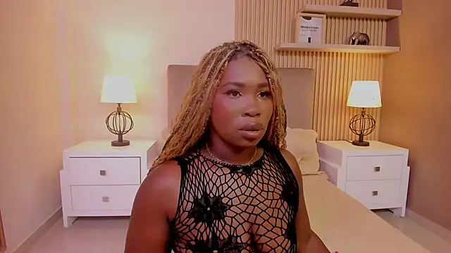 Snapshot of SerenaWinslow chatting on April 10, 2026, 12:21 pm SerenaWinslow online show from April 10, 2026, 12:21 pm