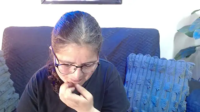 Snapshot of Linda_banks_ chatting on June 4, 2026, 1:44 am Linda banks online show from June 4, 2026, 1:44 am