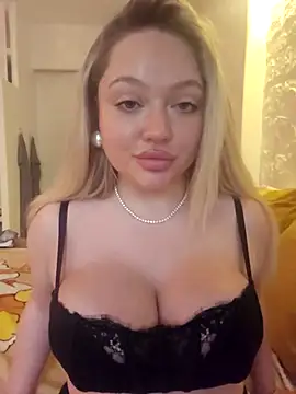 misstitmouseofficial online show from October 19, 2025, 1:56 pm