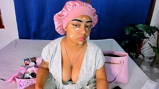 nahomy ryans online show from September 28, 2025, 8:31 am