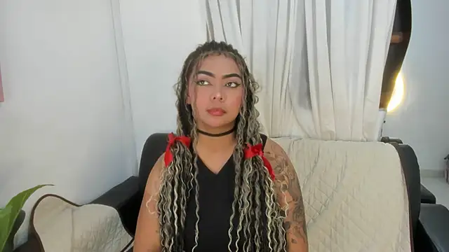 nahomy ryans online show from October 26, 2025, 1:55 am