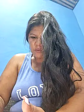hotmom33 online show from October 18, 2025, 10:38 am