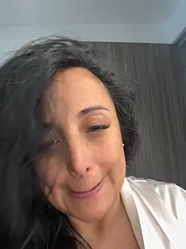 hotadhara01 online show from October 29, 2025, 2:30 pm