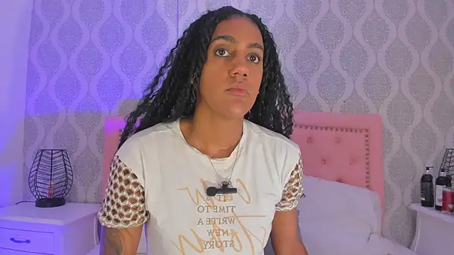 OnlyGia online show from September 28, 2025, 7:41 pm