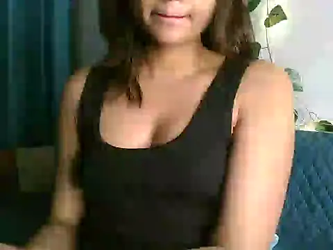 Snapshot of Honey-darlin chatting on October 22, 2025, 9:47 pm Honey-darlin online show from October 22, 2025, 9:47 pm