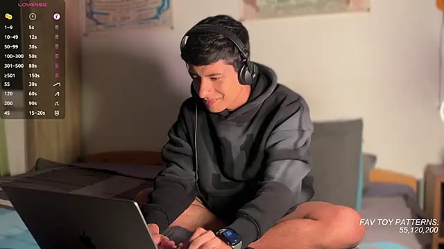 Snapshot of jim_dj chatting on July 19, 2026, 8:45 pm jim dj online show from July 19, 2026, 8:45 pm