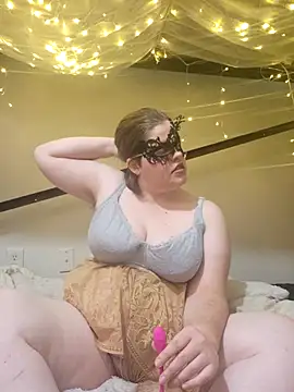 VeiledMuse online show from December 15, 2025, 2:38 am