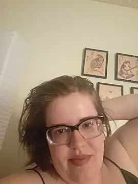 VeiledMuse online show from April 12, 2026, 1:54 am