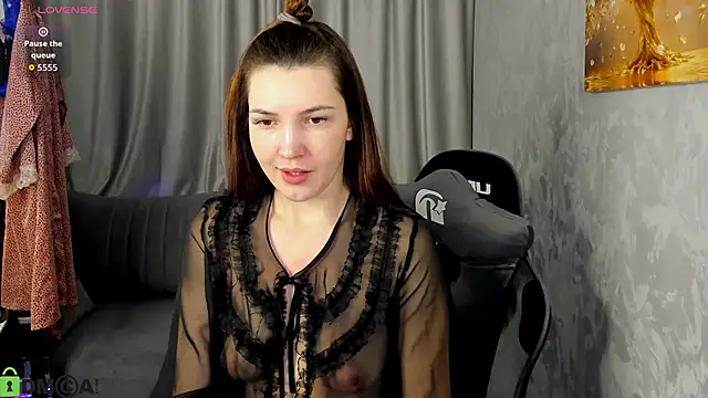 Snapshot of MalvinaDream chatting on December 14, 2025, 1:22 am MalvinaDream online show from December 14, 2025, 1:22 am