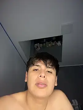 Kailertwink online show from April 17, 2026, 4:26 am