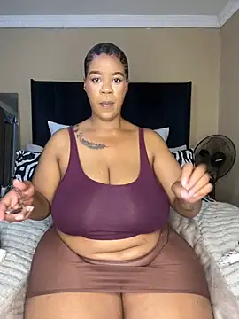 THICKBUNNYCHICKxxx online show from October 3, 2025, 9:01 pm