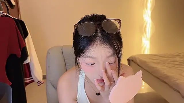 Robin-o3 online show from September 21, 2025, 2:29 pm