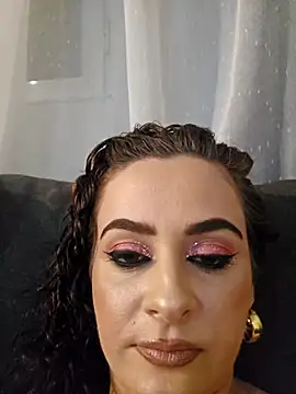 ShineBright88 online show from November 19, 2025, 8:31 pm